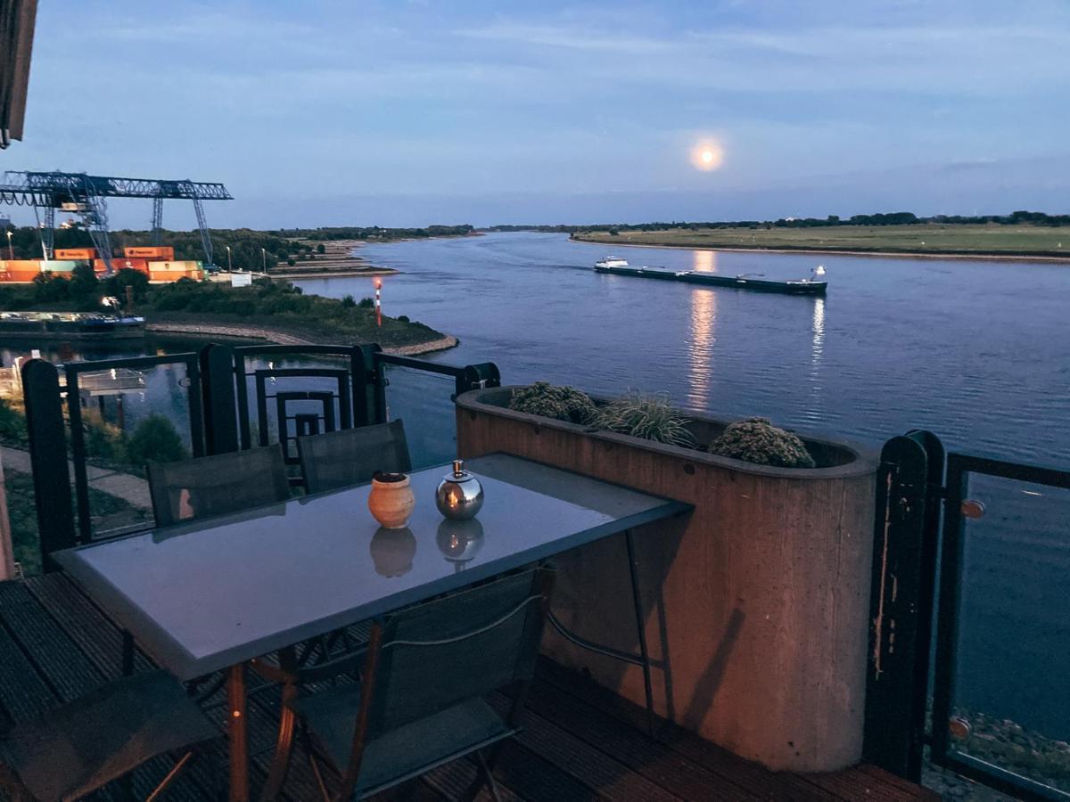 Rheinloft 3 - Grosse Giebelwohnung Mit Dachterrassen An Der Rheinpromenade エメリッヒ エクステリア 写真
