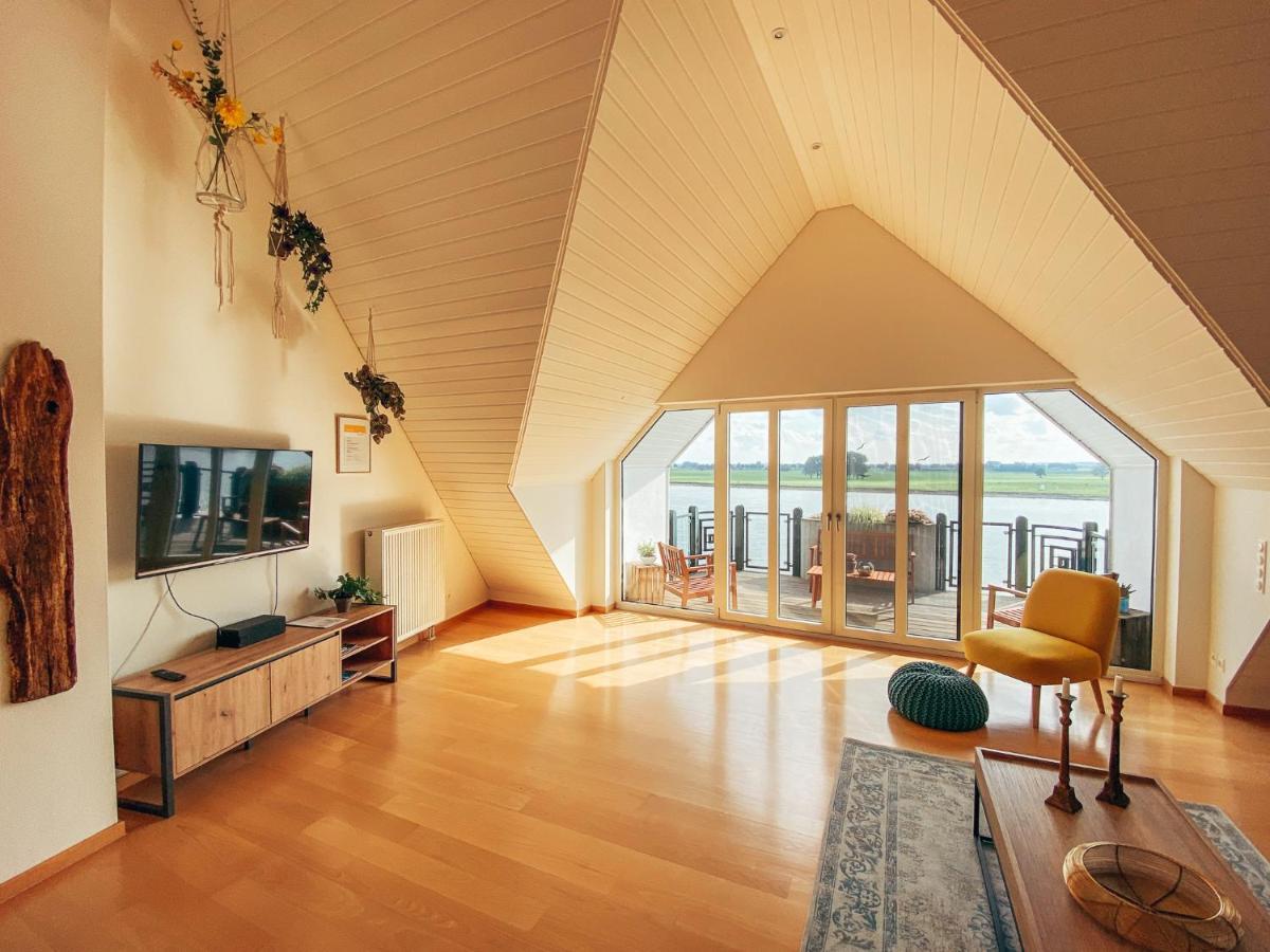 Rheinloft 3 - Grosse Giebelwohnung Mit Dachterrassen An Der Rheinpromenade エメリッヒ エクステリア 写真
