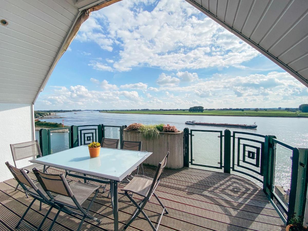 Rheinloft 3 - Grosse Giebelwohnung Mit Dachterrassen An Der Rheinpromenade エメリッヒ エクステリア 写真
